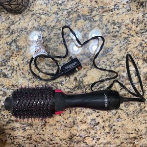 REVLON One-Step Hair Dryer And Volumizer Dryer
